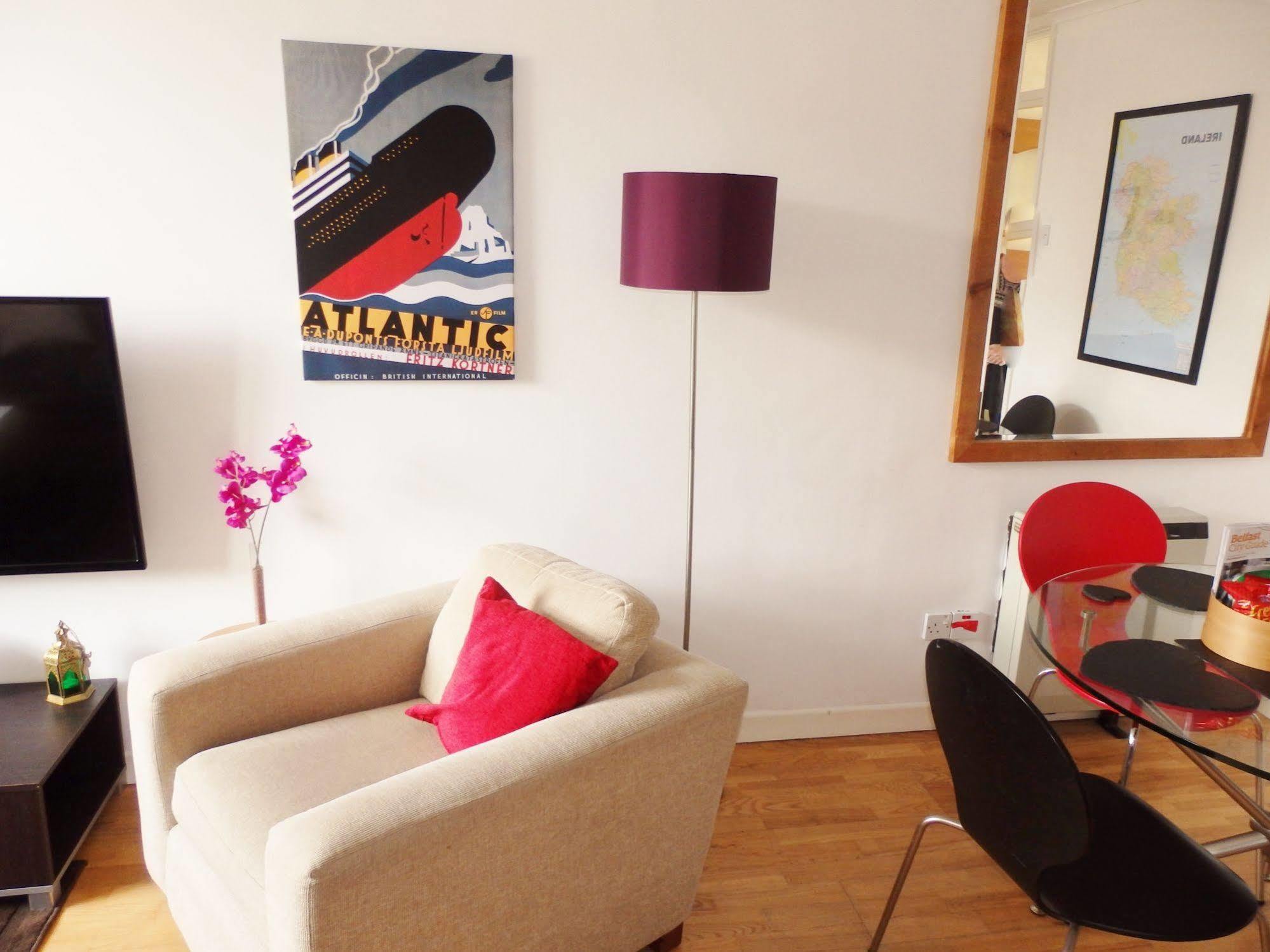 Excellent Location - Centre - Parking - 4 Beds -2 Bedrooms Appartement *