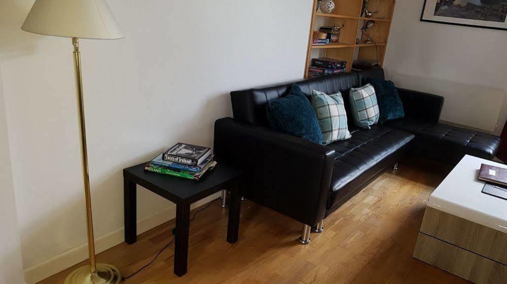 Excellent Location - Centre - Parking - 4 Beds -2 Bedrooms